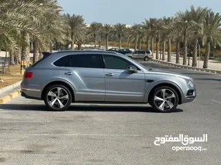  5 FOR SALE: 2018 Bentley Bentayga (Grey)