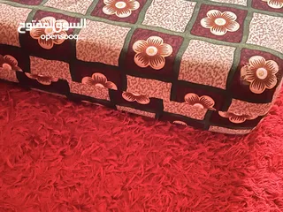  1 فرشة تخت مزدوج اسفنج نظيفه جدا وبرداية لون بني