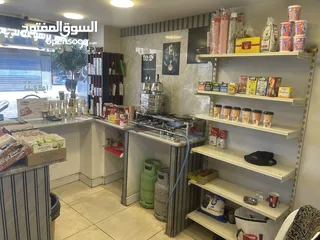  3 قهوة للبيع في الوسط التجاري موقع حيوي وسعر مميز