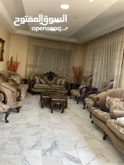  2 طقمين كنب خشب زان بحالة ممتازة