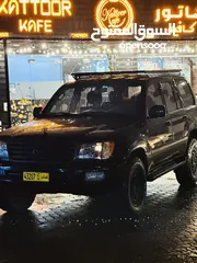  4 Toyota landcruiser 2005 model