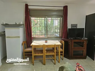 3 شقة للأيجار لموظفات او طالبات بنص البلد