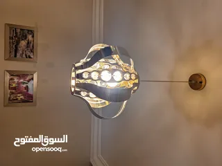  4 ثريا لون ذهبي مع ليد كريستال ( ستينلس ستيل) عدد 2 مستعملة بحالة ممتازة