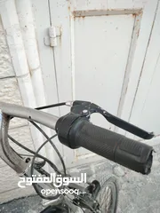 6 بسكليت كهربا للبيع 36 ڤولت واذا شحنتها مية  بتصل 42 فولت 12 امبير بسعر 700 مش ماشي فيها كثير