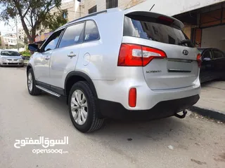  4 كيا سورينتو 2012