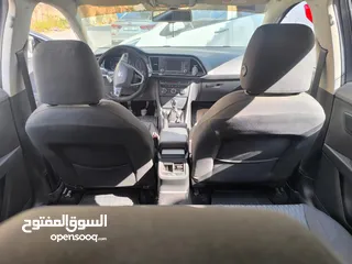  3 سيات ليون 2015  السياره ممتازه ولا ضربه فيها