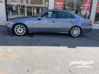  2 Mercedes e240/2003