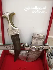  3 خنجر عمانية قديمة زراف فريقي للبيع او البدل بما يناسب