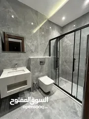  20 ارضية مع ترس و فير بليس بتشطيب مميز في طريق المطار الحويطي خلف المدارس العالمية