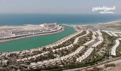  3 فلل صف ثاني على البحر في ميناء العرب جزيرة حياة