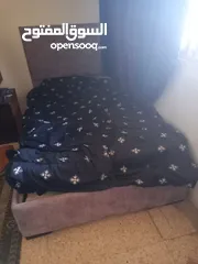  1 تخت بوكس مع فرشة بحالة الوكالة