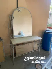  12 اثاث صالون او حلاق او مساج مستعمل للبيع