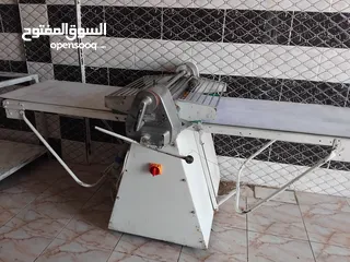  3 معدات وخط إنتاج مشغل دوناتس للبيع في عمان قابل للتفاوض للمهتمين فقط