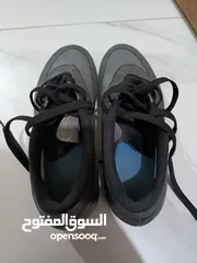  2 بوط نايك اصلييييييييي  استعمال خفيف ولا شخط ولا مزع ومريح