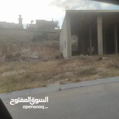  6 مخازن وأرض للبيع بسعر مغري