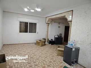  5 شقة أرضية للبيع ضاحية الأمير حسن
