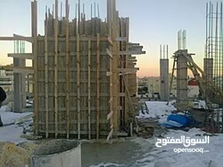  3 المعماري لتنفيذ جميع اعمال الطوبار والحجر وكحلة الحجر،والصيانة العامة