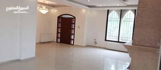 7 فيلا دوبلكس للبيع بعد دوار المغناطيس قرب الكلية العلمية الاسلامية