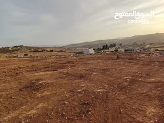  7 اقل سعر ب المنطقة ارض مميزه 3 دونمات ونصف قرب اتستراد جرش سهليه جاهزه للبناء والزراعه