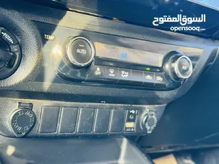  12 تويوتا هايلوكس 2016 بحالة الوكالة