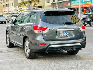  4 NISSAN pathfinder.. model 2014