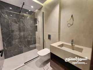  11 شقة فاخرة للبيع في منطقة الظهير - ref : 14485