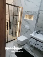  6 شقه للبيع في كوريدور عبدون المنطقه المطله الطابق الأول 125 متر