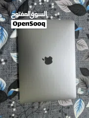  1 Apple Macbook Air 2020 13 inch very good condition
