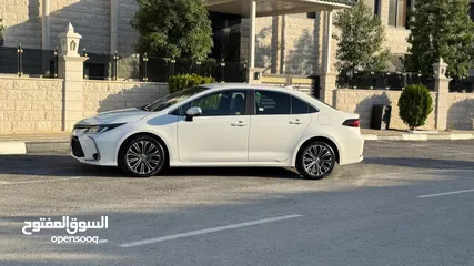  4 Toyota Corolla 1800 hybrid   عداد قليل و ولا غرام بوية إضافات مميزة و بسعرررررررررررررر حررررررررقق