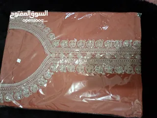  10 قفطان مغربي مطرز يعتبر القفطان واحداً من اللباس التقليدي المغربي، بطابعه التراثي والعصري،