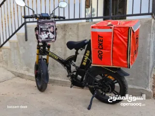  2 بسكليت كهرباء نوع ماسترو 60 فولت 26 أمبير 2000 ماطور البسكليت نظيف كل شي عليه شركة للمعني يراسلني