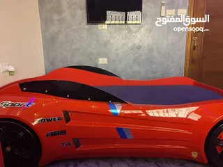  2 غرفة نوم أطفال على شكل سيارة