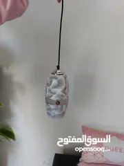  3 معلقات عدد(2) بحالة ممتازة استعمال قليل وتيبل لامب خشب
