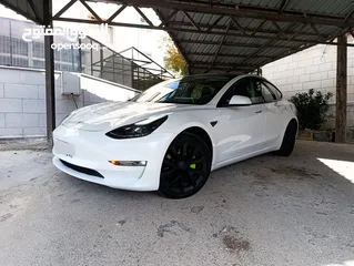  1 TESLA MODEL 3 2023