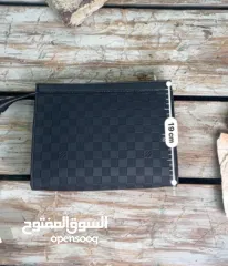  8 تشكيلة مميزة من الحقائب التي تجمع بين الفخامة والأناقة، بتفاصيل متقنة تعكس الذوق الرفيع.