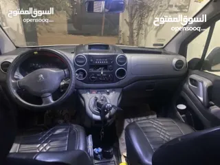  1 بيجو بارتنر 2017 ترخيص 2016 لون ابيض متور 1600  سيارة نظيفة افحص وين مبدك