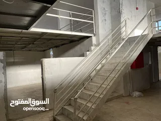  3 مخازن ومستودعات وأرض مصورة للإيجار بمساحات مختلفة