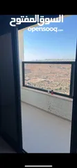  2 شقق سكنية بتشطيب مميز في عمارة المطل