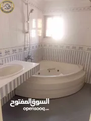  13 شقة مميزة للبيع في عبدون الشمالي  - قرب السفارة الهولندية طابق ثاني 220م بسعر مغري