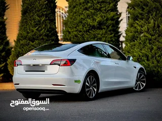  7 سياره تيسلا موديل 3 ستاندر بلص السياره بصلاه ع النبي مو ناقصها شي وما رح قصر مع الشرا وقابل للتفاوض