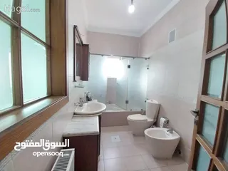  11 شقه للبيع في منطقه الدوار الرابع ( Property ID : 31170 )