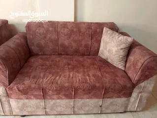  3 كنب مع طاولات وبرداي وسجادة