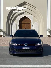  1 Volkswagen Golf GTI