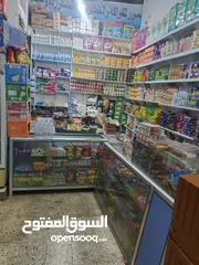  4 بقالة للبيع