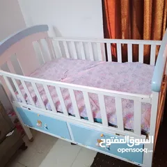  1 تخت اطفال مستعمل بحال الوكاله