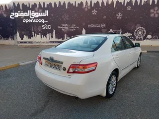  8 Toyota camry GLX . 2011