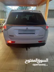  1 ميتسوبيشي اوتلاندر 2015
