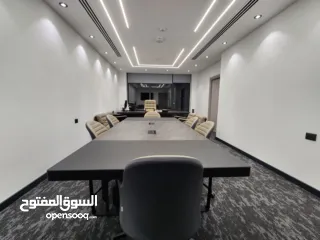  4 مكتب فخم للإيجار أو البيع