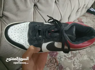  4 جزمه سبورت نايك اصليه سبب البيع صغيره عليه