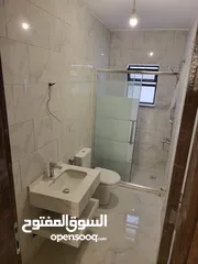  3 شقة سكنيه مميزه اطلاله رائعه